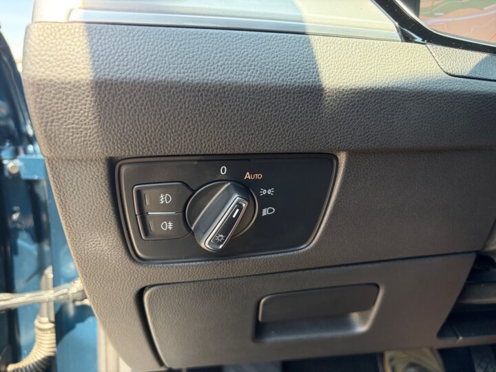 Abbildung Fahrzeugdetailansicht Volkswagen Passat Variant - Nr. 28