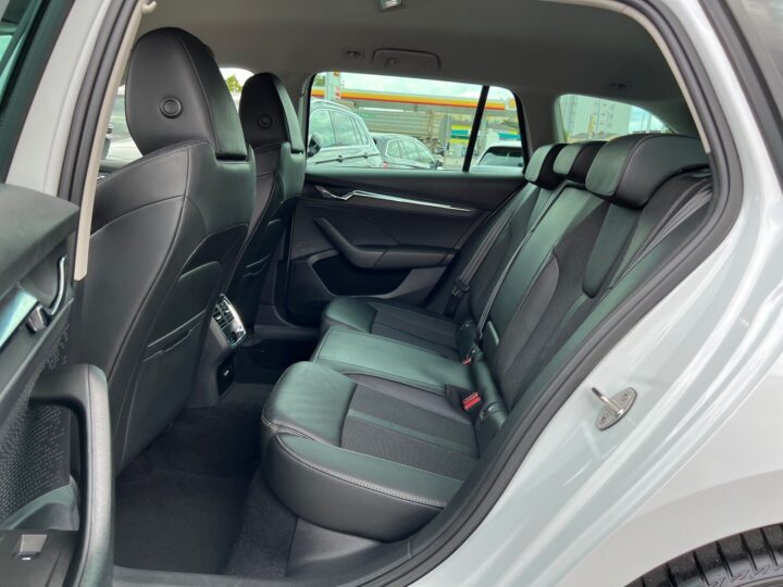 Abbildung Fahrzeugdetailansicht Skoda Octavia - Nr. 13
