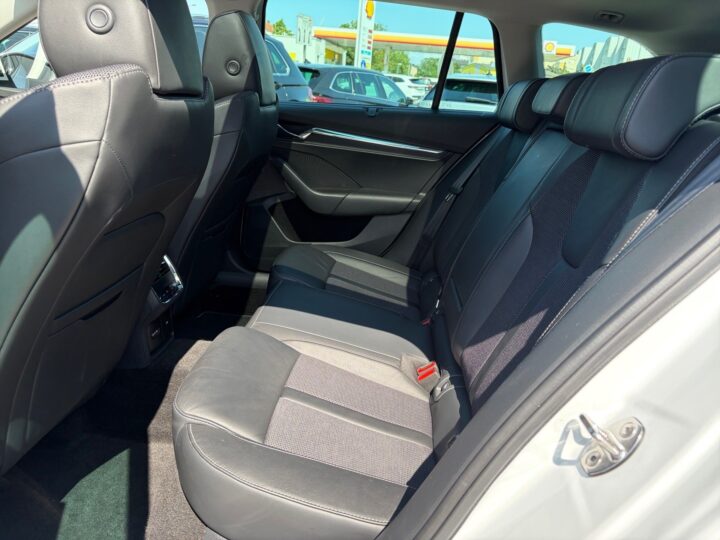 Abbildung Fahrzeugdetailansicht Skoda Octavia - Nr. 13