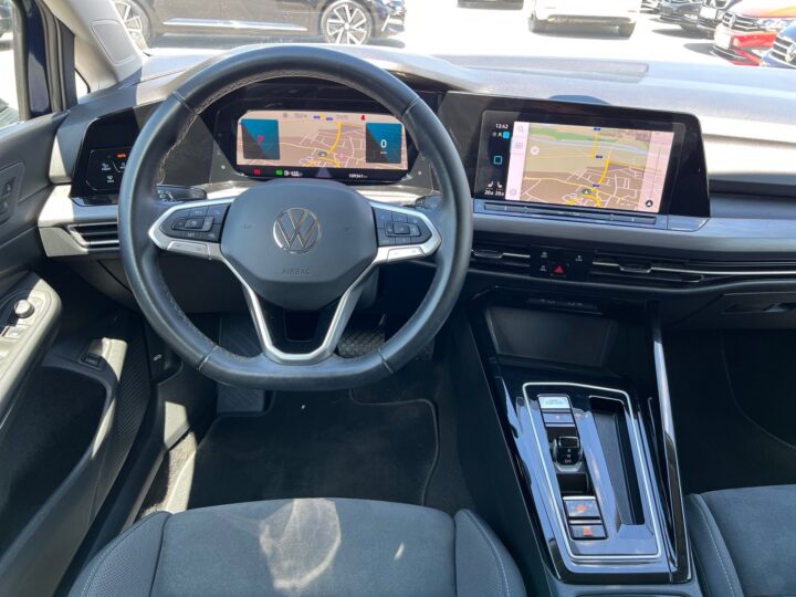 Abbildung Fahrzeugdetailansicht Volkswagen Golf Variant - Nr. 10