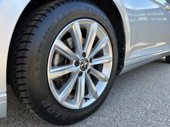 Abbildung Fahrzeugdetailansicht Volkswagen Passat Variant - Nr. 36