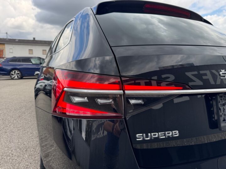 Abbildung Fahrzeugdetailansicht Skoda Superb - Nr. 37