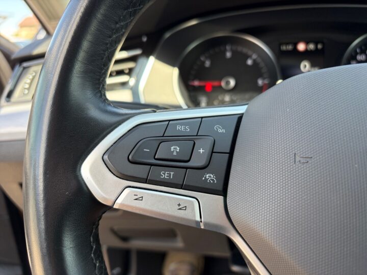 Abbildung Fahrzeugdetailansicht Volkswagen Passat Variant - Nr. 26