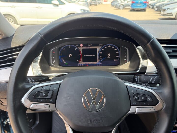 Abbildung Fahrzeugdetailansicht Volkswagen Passat Variant - Nr. 15