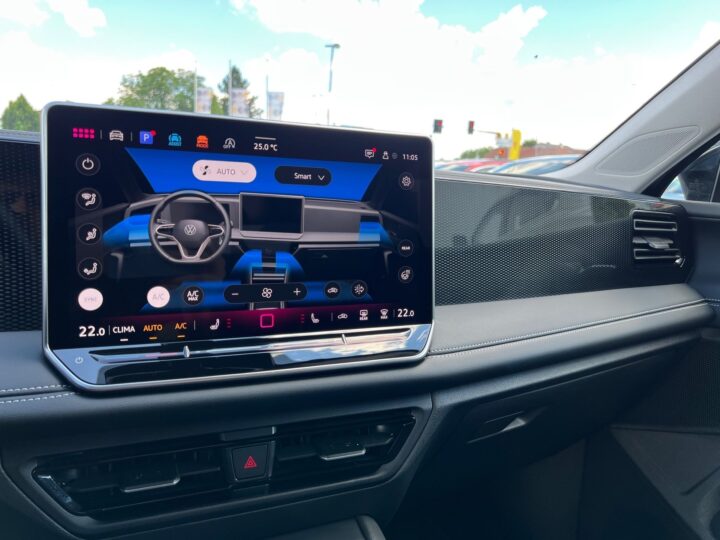 Abbildung Fahrzeugdetailansicht Volkswagen Tiguan - Nr. 24