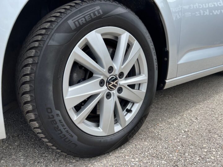 Abbildung Fahrzeugdetailansicht Volkswagen Touran - Nr. 37