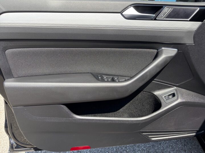 Abbildung Fahrzeugdetailansicht Volkswagen Passat Variant - Nr. 29
