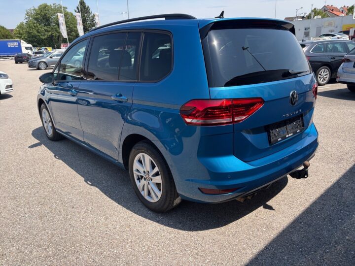 Abbildung Fahrzeugdetailansicht Volkswagen Touran - Nr. 4