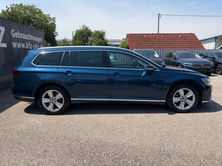 Abbildung Fahrzeugdetailansicht Volkswagen Passat Variant - Nr. 1