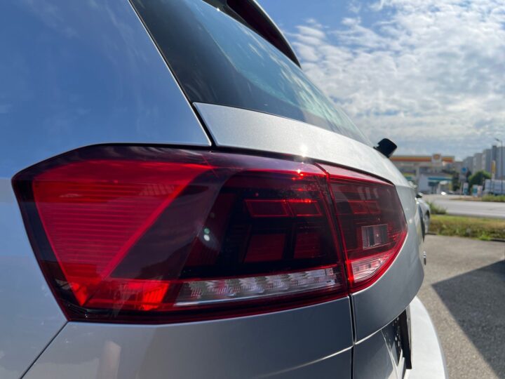 Abbildung Fahrzeugdetailansicht Volkswagen Passat Variant - Nr. 37