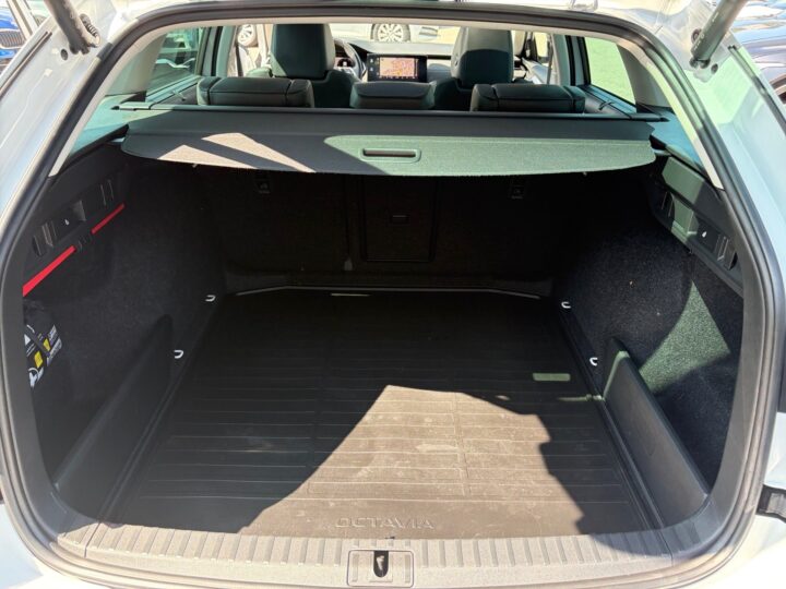 Abbildung Fahrzeugdetailansicht Skoda Octavia - Nr. 14