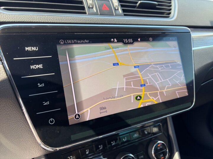 Abbildung Fahrzeugdetailansicht Skoda Superb - Nr. 18