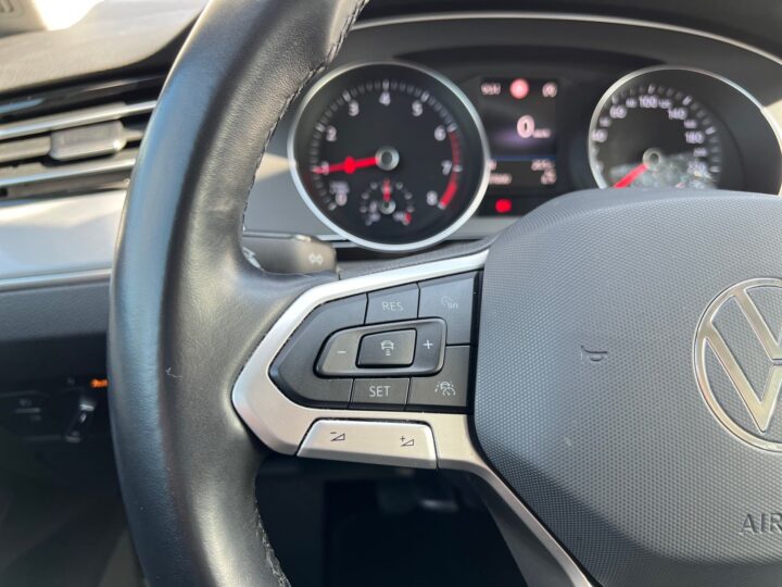 Abbildung Fahrzeugdetailansicht Volkswagen Passat Variant - Nr. 39