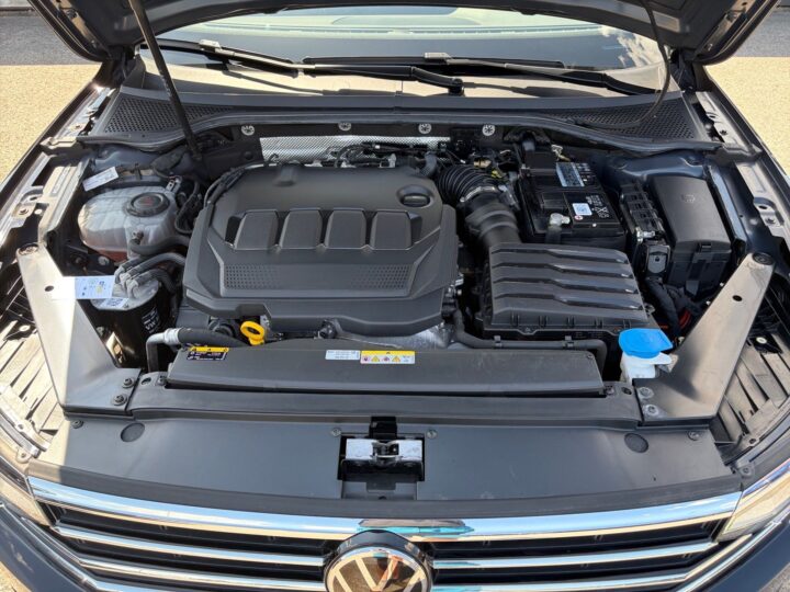 Abbildung Fahrzeugdetailansicht Volkswagen Passat Variant - Nr. 32