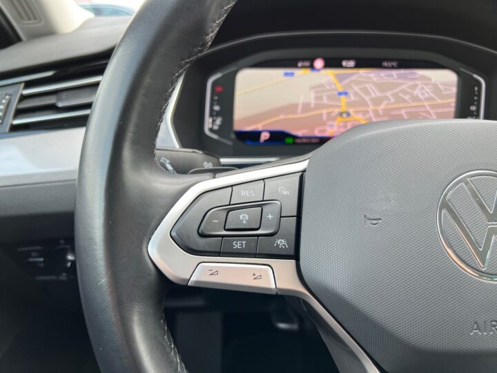 Abbildung Fahrzeugdetailansicht Volkswagen Passat Variant - Nr. 38