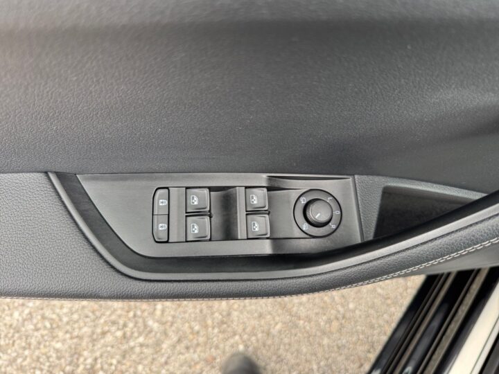 Abbildung Fahrzeugdetailansicht Skoda Superb - Nr. 30