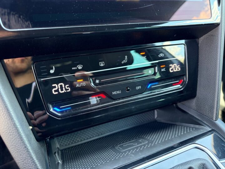 Abbildung Fahrzeugdetailansicht Volkswagen Passat Variant - Nr. 23