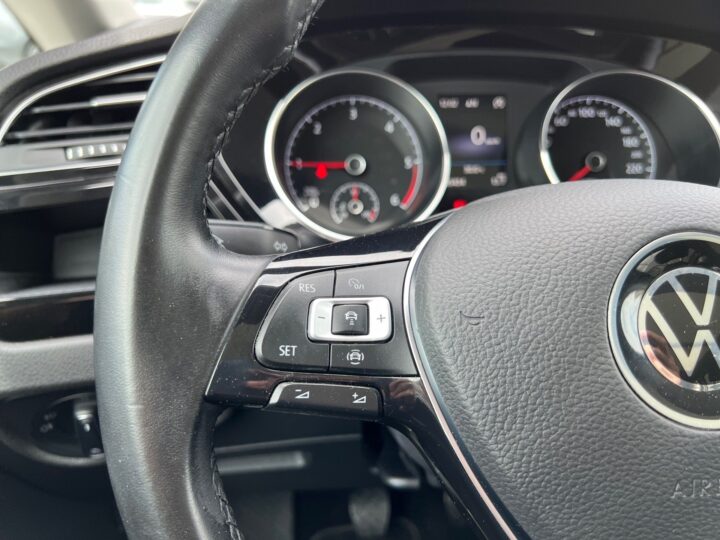 Abbildung Fahrzeugdetailansicht Volkswagen Touran - Nr. 43