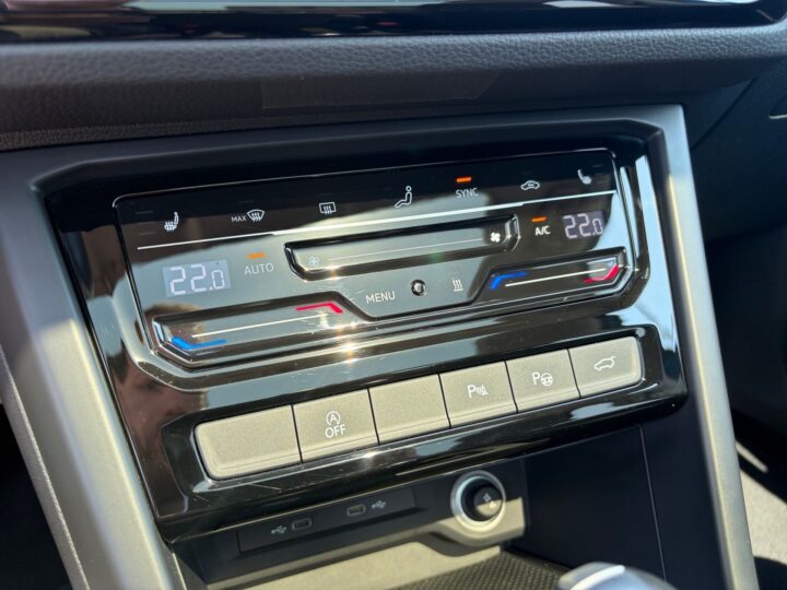 Abbildung Fahrzeugdetailansicht Volkswagen Touran - Nr. 23