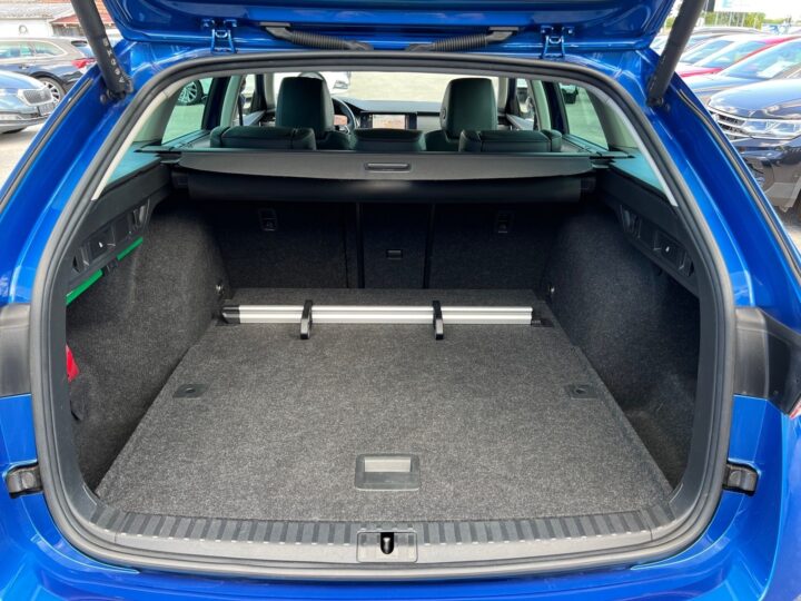 Abbildung Fahrzeugdetailansicht Skoda Octavia - Nr. 14