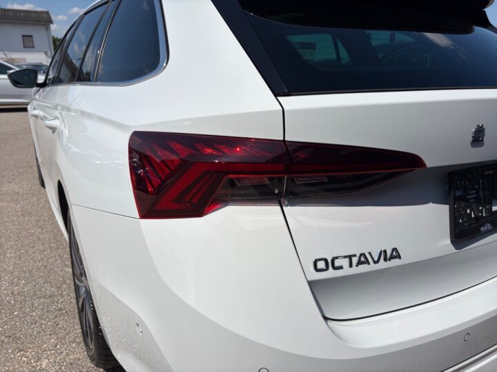 Abbildung Fahrzeugdetailansicht Skoda Octavia - Nr. 38
