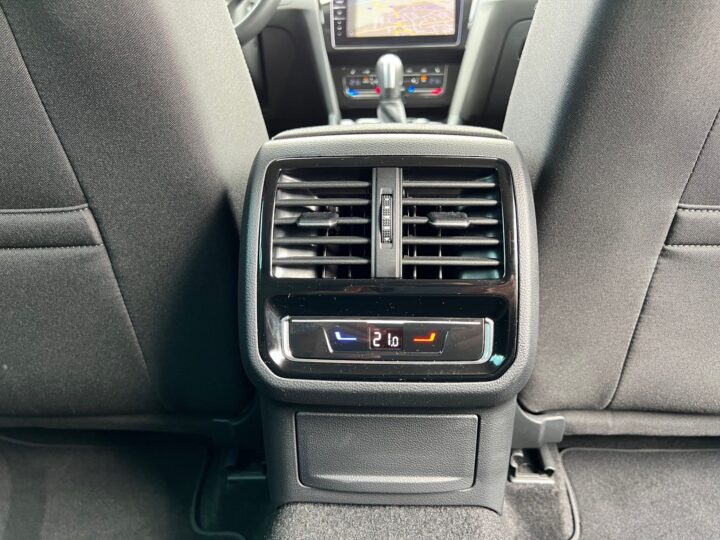 Abbildung Fahrzeugdetailansicht Volkswagen Passat Variant - Nr. 32