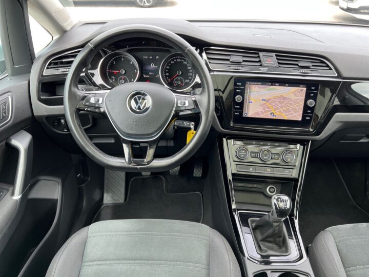 Abbildung Fahrzeugdetailansicht Volkswagen Touran - Nr. 10