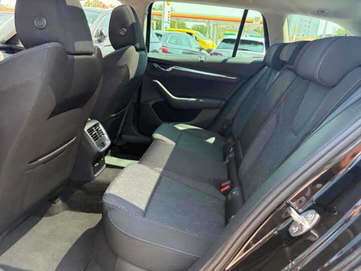 Abbildung Fahrzeugdetailansicht Skoda Octavia - Nr. 13