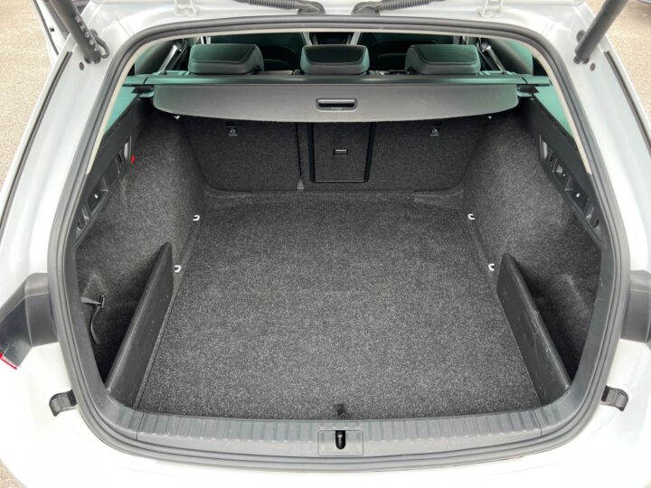 Abbildung Fahrzeugdetailansicht Skoda Octavia - Nr. 14