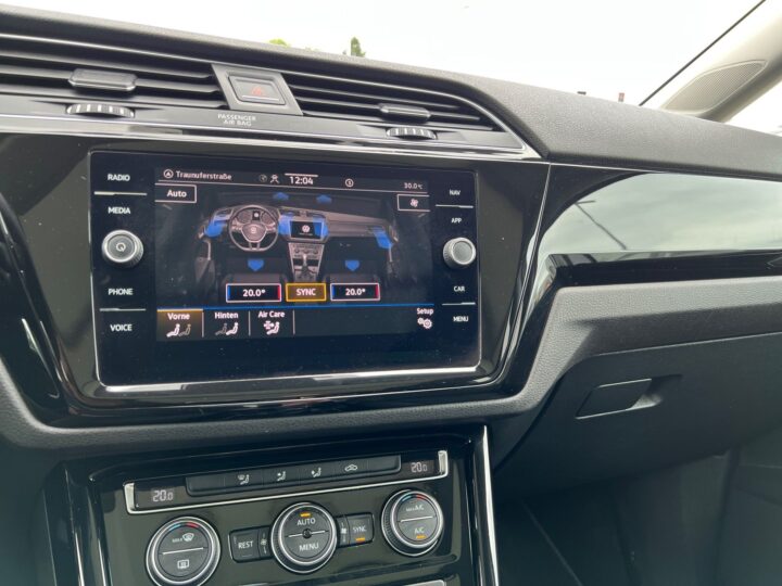 Abbildung Fahrzeugdetailansicht Volkswagen Touran - Nr. 25
