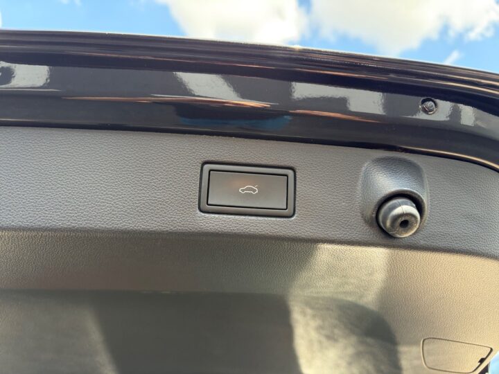Abbildung Fahrzeugdetailansicht Volkswagen Arteon - Nr. 38