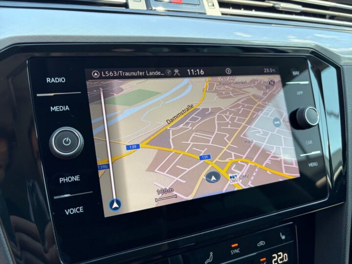 Abbildung Fahrzeugdetailansicht Volkswagen Passat Variant - Nr. 18