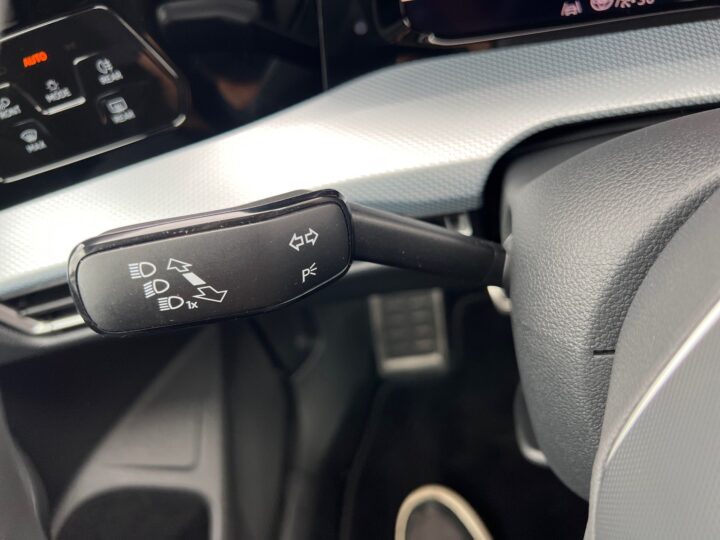 Abbildung Fahrzeugdetailansicht Volkswagen Golf Variant - Nr. 42