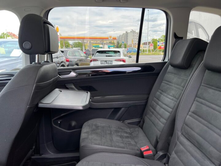 Abbildung Fahrzeugdetailansicht Volkswagen Touran - Nr. 33