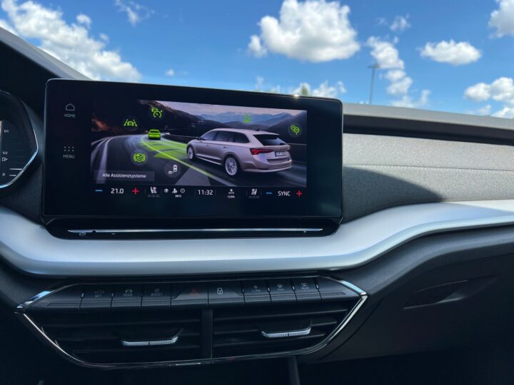 Abbildung Fahrzeugdetailansicht Skoda Octavia - Nr. 22
