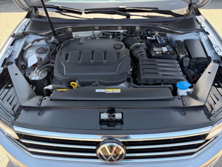 Abbildung Fahrzeugdetailansicht Volkswagen Passat Variant - Nr. 34