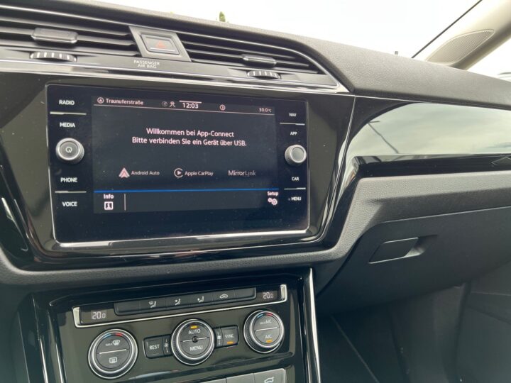 Abbildung Fahrzeugdetailansicht Volkswagen Touran - Nr. 22