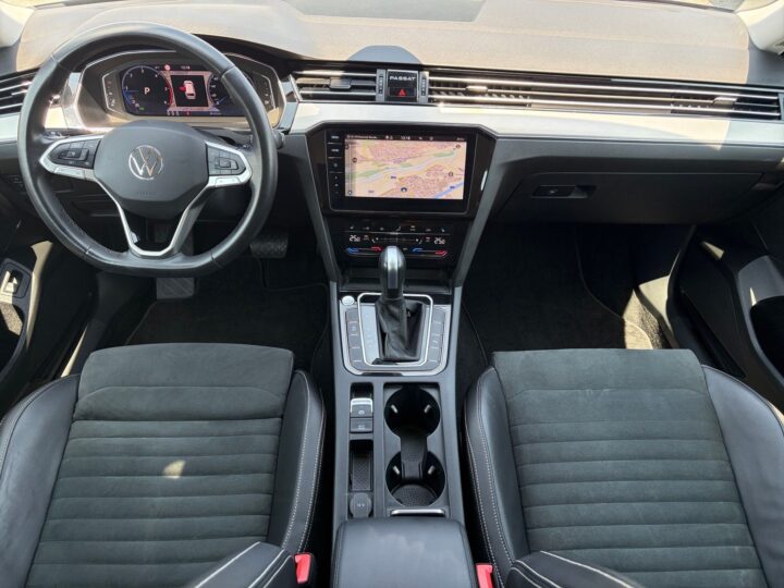 Abbildung Fahrzeugdetailansicht Volkswagen Passat Variant - Nr. 9