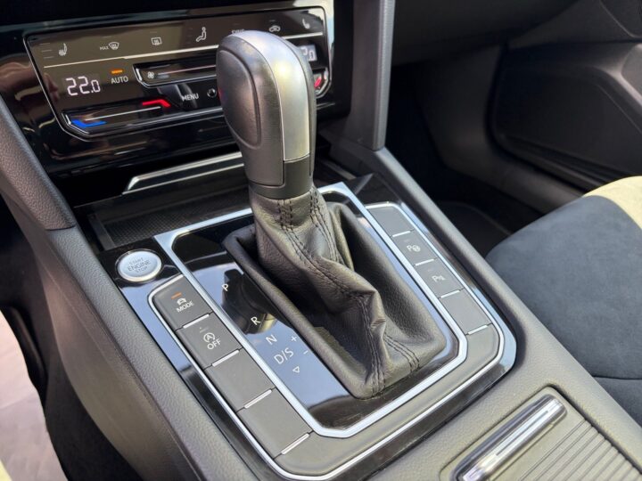 Abbildung Fahrzeugdetailansicht Volkswagen Arteon - Nr. 24