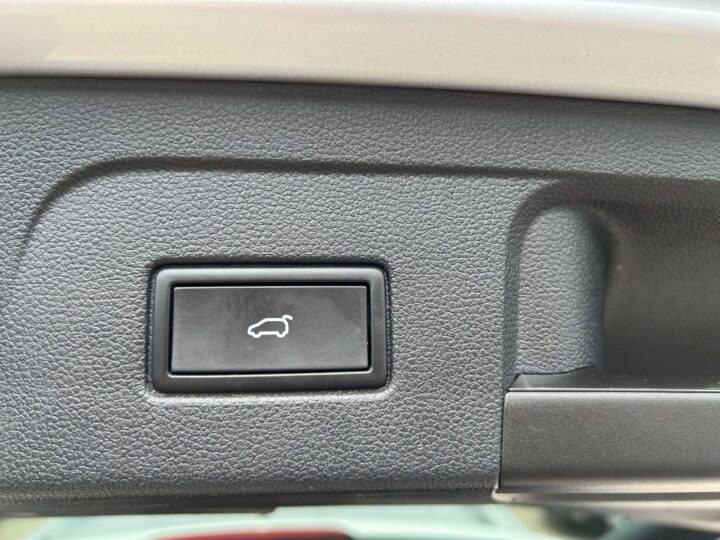 Abbildung Fahrzeugdetailansicht Volkswagen Touran - Nr. 40