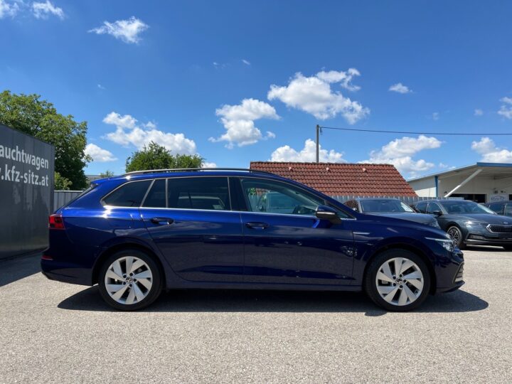 Abbildung Fahrzeugdetailansicht Volkswagen Golf Variant - Nr. 1