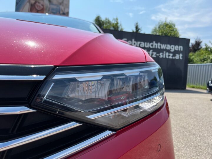 Abbildung Fahrzeugdetailansicht Volkswagen Passat - Nr. 35