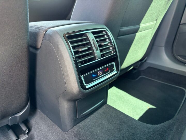 Abbildung Fahrzeugdetailansicht Volkswagen Passat Variant - Nr. 31