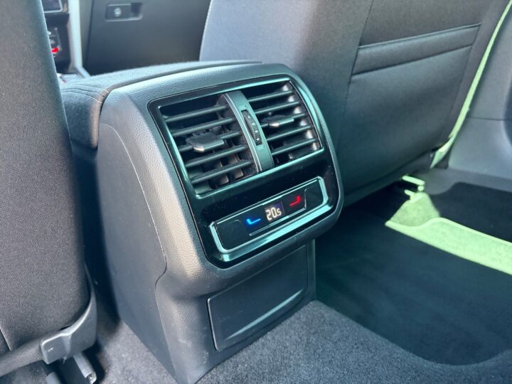 Abbildung Fahrzeugdetailansicht Volkswagen Passat Variant - Nr. 32