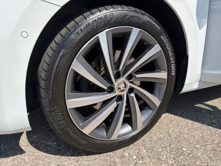 Abbildung Fahrzeugdetailansicht Skoda Octavia - Nr. 37