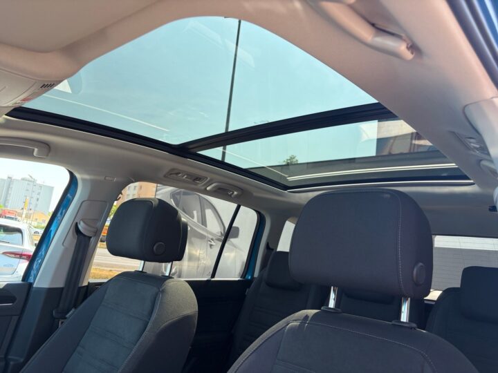 Abbildung Fahrzeugdetailansicht Volkswagen Touran - Nr. 35