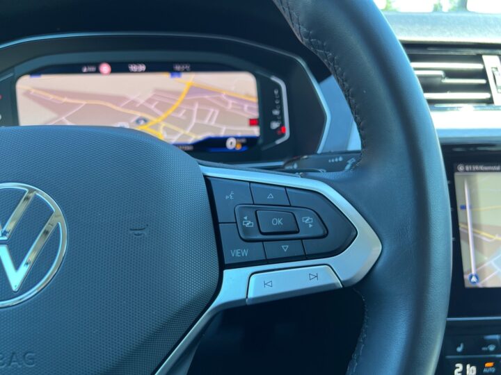 Abbildung Fahrzeugdetailansicht Volkswagen Passat Variant - Nr. 40