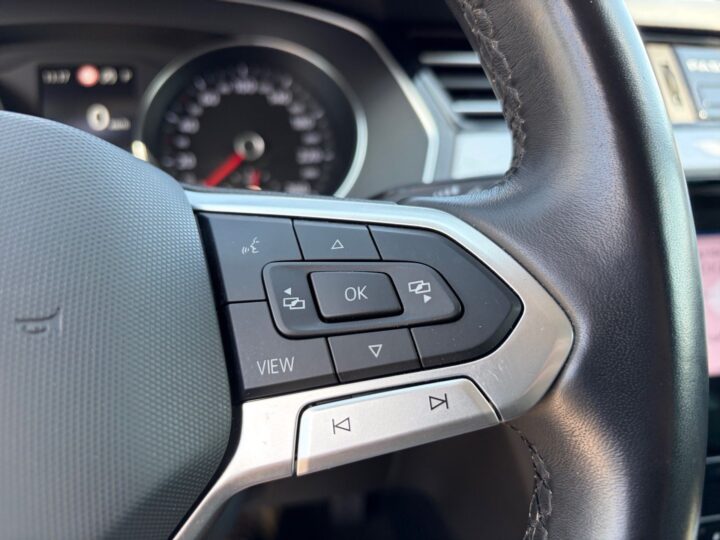 Abbildung Fahrzeugdetailansicht Volkswagen Passat Variant - Nr. 25