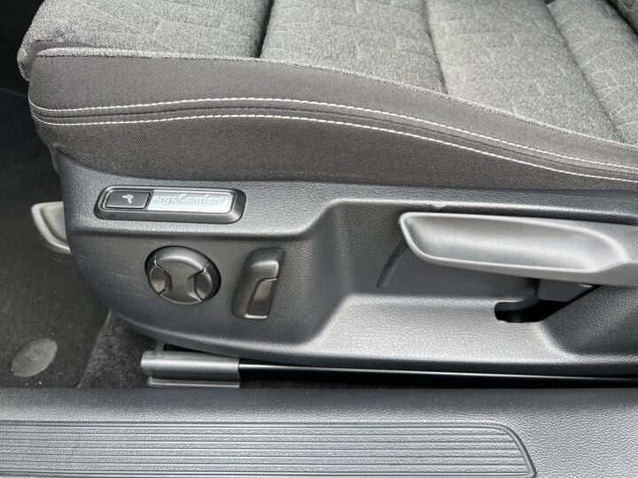 Abbildung Fahrzeugdetailansicht Volkswagen Passat Variant - Nr. 30
