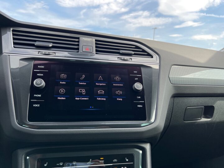 Abbildung Fahrzeugdetailansicht Volkswagen Tiguan - Nr. 18